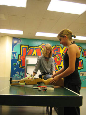 0.2.4 Hier schiesst Alina.