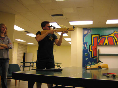 0.2.5 Hier schiesst Manuel