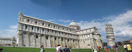0.1.1 Schiefer Turm von Pisa neben dem Dom 