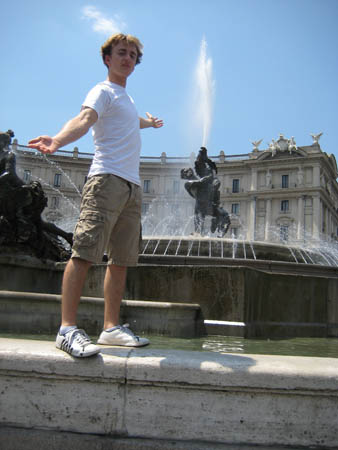 0.1.8 Hier sind wir auf piazza esedra am Najaden Brunnen