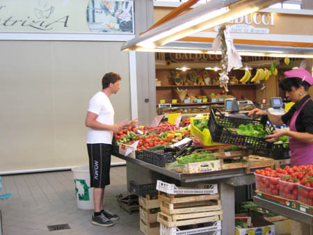 0.7.3 Manuel in Rimini. Wie schon gesagt, wir ernähren uns natürlich auch gesund