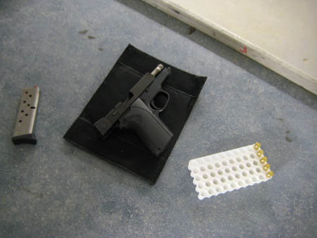 0.0.7 Die kleine war nicht verkehrt. 9mm Patrone. So hatte jeder von uns seine Favoriten, mit denen wir geschossen haben