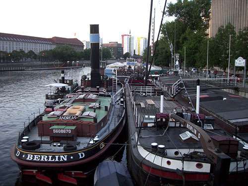 0.0.50 Der Schlepper steht im Guinness Buch der Rekorde! Unser Abschlußbild nach 4 Tagen Berlin