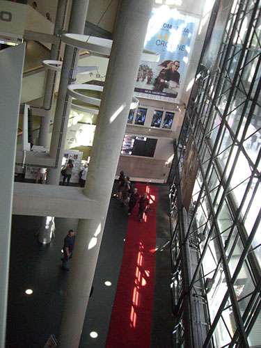 0.0.48 Hier sind wir wieder im Cinnemaxx. Jetzt gucken wir Hangover 2