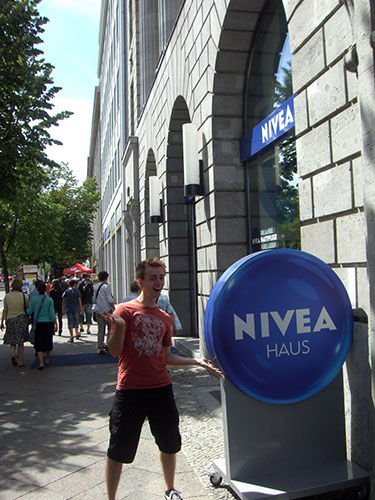 0.0.45 Hier waren wir auch im Nivea Haus