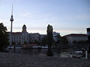 0.0.49 Der Romantische Hafen, im Hintergrund der Alex, also, der Turm
