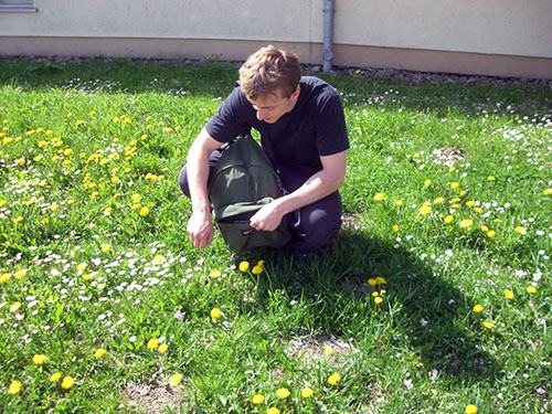 0.0.5 Alex beim, ähm, Blumen pflücken