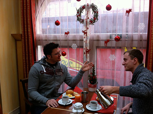 0.2.0 Der nächste Morgen. Wir beim ausreichend und guten Frühstücksbuffet