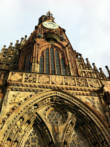 0.3.5 Die Westfassade der Frauenkirche. Jetzt schauen wir uns die von innen an
