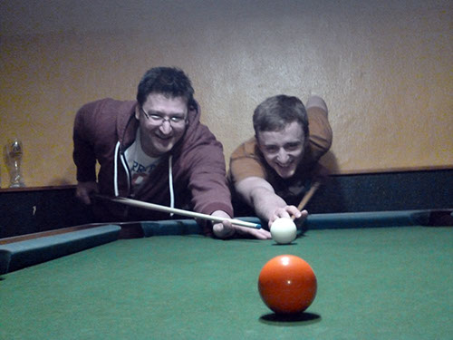 0.0.1 In Ilemanu spielen wir Billard...