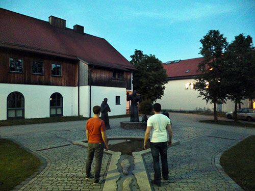 0.2.9 Die Akademie liegt sehr idyllisch