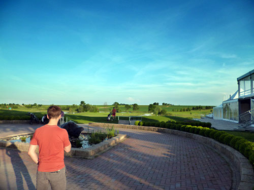 0.1.9 Nach drei anstrengenden und genialen Lehrgängen, schauen wir uns bei herrlichem Wetter nun in Gut Häusern ein wenig um.