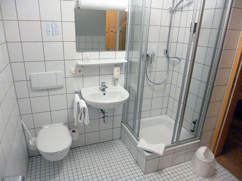 0.0.5 Wir hatten zwei Einzelzimmer. Ausnahmsweise. Hier war alles vorhanden