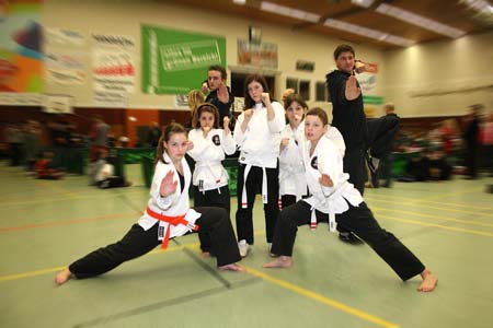 Gruppenbild mit unseren erfolgreich gestarteten Sch&uuml;lern auf dem 6. IRRC in Duisburg
